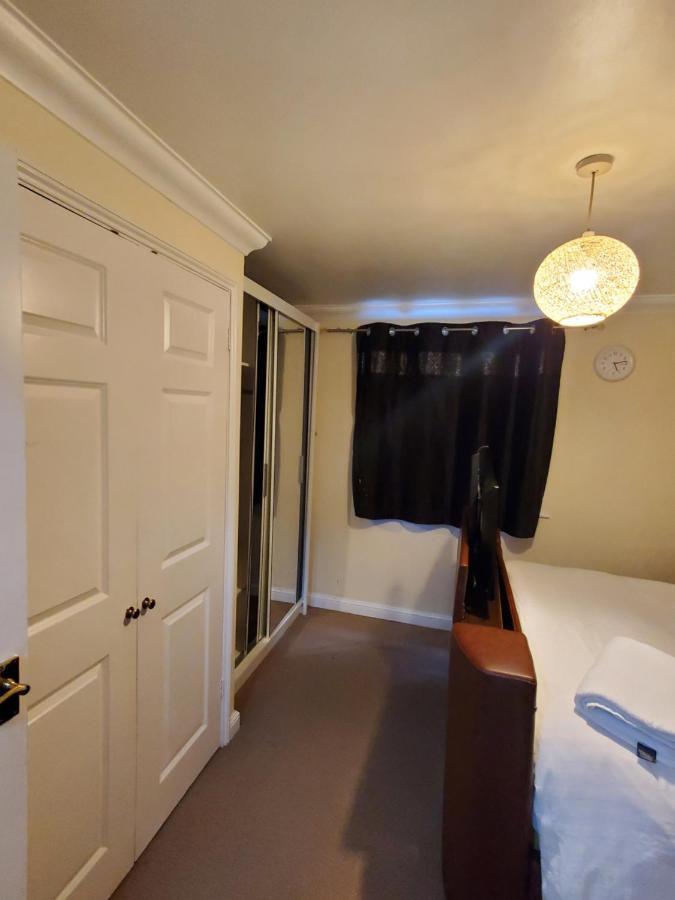 Lovely 2 Bed Flat/apt In East London- Estate. Апартаменты