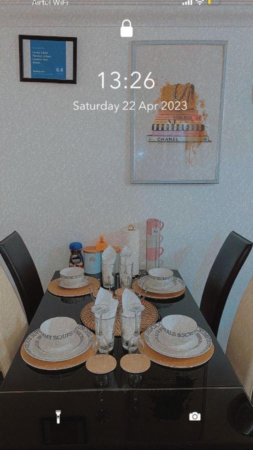 Lovely 2 Bed Flat/apt In East London- Estate. *